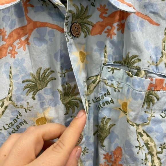 Woolrich Kids Lizard Island Button Up Shirt Casual Vacation Short Sleeve XS 4 5 - Picture 4 of 5